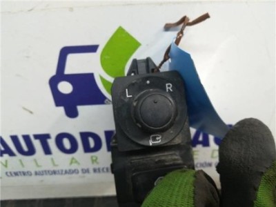 Botonera Puerta Delantera Izquierda Mazda 2 LIM  1 5 16V