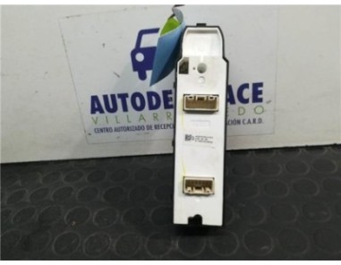 Botonera Puerta Delantera Izquierda Mazda 2 LIM  1 5 16V 