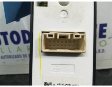 Botonera Puerta Delantera Izquierda Mazda 2 LIM  1 5 16V 