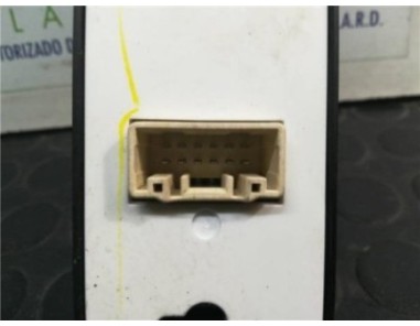 Botonera Puerta Delantera Izquierda Mazda 2 LIM  1 5 16V 