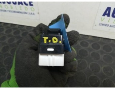 Botonera Puerta Trasera Derecha Mazda 2 LIM  1 5 16V 