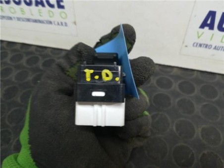 Botonera Puerta Trasera Derecha Mazda 2 LIM  1 5 16V 