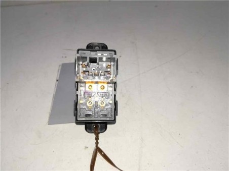 Botonera Puerta Trasera Derecha Hyundai I20 1 2 16V 