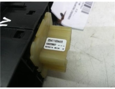 Botonera Puerta Delantera Izquierda Renault CLIO IV 1 2 16V 