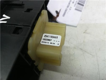 Botonera Puerta Delantera Izquierda Renault CLIO IV 1 2 16V 