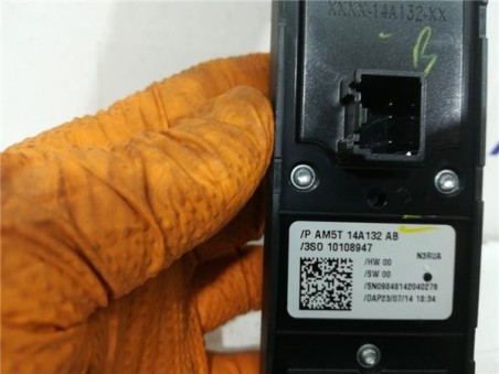 Botonera Puerta Delantera Izquierda Ford FOCUS LIM  1 0 EcoBoost 