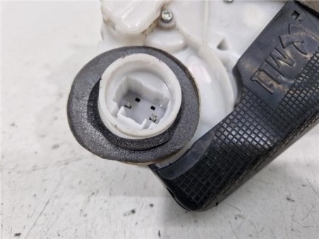 Cerradura Puerta Trasera Izquierda Toyota Yaris  1 3 Active [1 3 Ltr  - 73 kW 16V CAT]