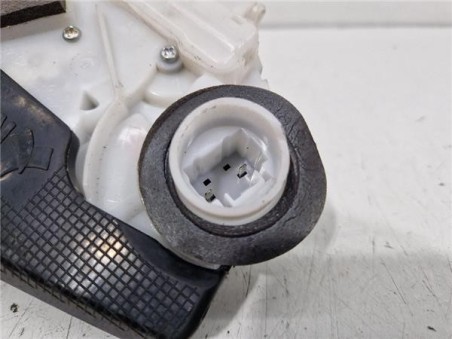 Cerradura Puerta Trasera Derecha Toyota Yaris  1 3 Active [1 3 Ltr  - 73 kW 16V CAT]