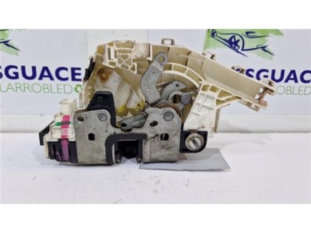 Cerradura Puerta Trasera Izquierda Fiat Freemont  2 0 Basis [2 0 Ltr  - 103 kW 16V Multijet CAT]