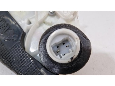 Cerradura Puerta Trasera Derecha Toyota Yaris  1 3 Active [1 3 Ltr  - 73 kW 16V CAT]