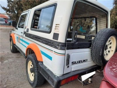Suzuki Samurai  1 3   2