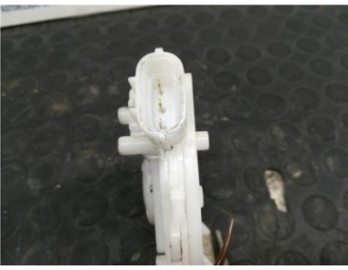 Cerradura Porton Toyota AURIS 2 0 D-4D 