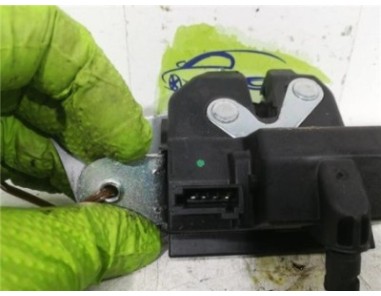 Cerradura Porton Opel CORSA E 1 4 16V CAT bivalent  Gasolina / GPL 