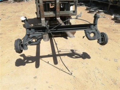 Puente Trasero Nissan Micra IV  1 2