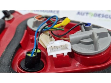 Piloto Porton Trasero Derecho Kia Rio  1 2 Edition 7 [1 2 Ltr  - 62 kW CAT]