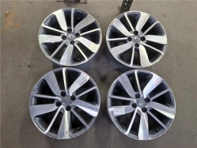 JUEGO LLANTAS Renault Clio IV  0 9 Technofeel [0 9 Ltr  - 66 kW TCE] 2