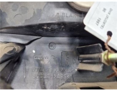 Piloto Porton Trasero Izquierdo Peugeot 806  1 9 TD