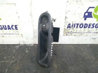 Botonera Puerta Delantera Derecha Renault CLIO III 1 5 dCi D
