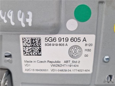 PANTALLA NAVEGADOR Volkswagen Golf VII  2 0 Advance BlueMotion Tech  [2 0 Ltr  - 110 kW TDI]