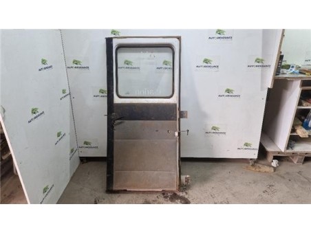 Puerta Trasera Izquierda Mercedes-Benz 100 Furgón  D 