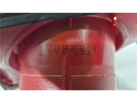 Piloto Porton Trasero Izquierdo Volkswagen Passat Variant  2 0 TDI 16V