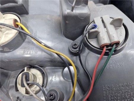 Piloto Trasero Derecho Kia Ceed  1 6 CRDi 115