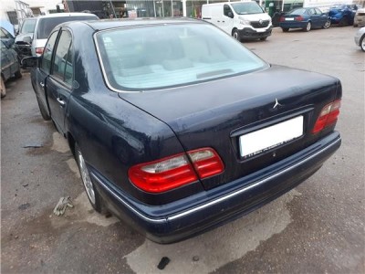 Mercedes-Benz Clase E  Berlina  2 8 280  [2 8 Ltr  - 150 kW V6 18V CAT]