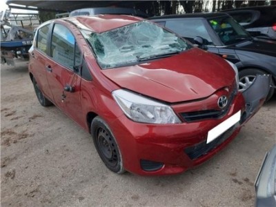 Faro Delantero Izquierdo Toyota Yaris  1 4 D-4D 2