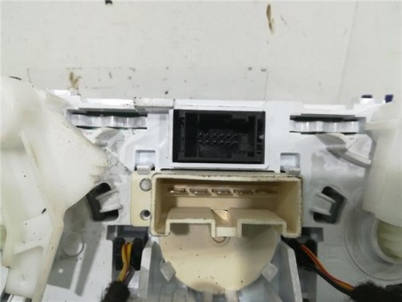 Mandos Calefaccion / Aire Acondicionado Opel CORSA E 1 4 16V CAT bivalent  Gasolina / GPL 