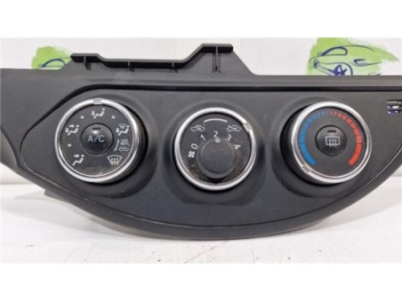 Mandos Calefaccion / Aire Acondicionado Toyota Yaris  1 3 Active [1 3 Ltr  - 73 kW 16V CAT]