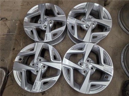 Llanta Hyundai i10  1 0 Essence [1 0 Ltr  - 49 kW CAT]