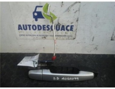 Maneta Exterior Delantera Derecha Toyota COROLLA VERSO 2 2 Turbodiesel 