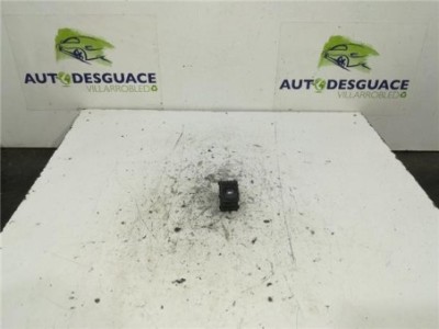 MANDO ELEVALUNAS TRASERO DERECHO Skoda Rapid  1 6 Active [1 6 Ltr  - 77 kW TDI DPF]