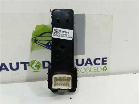 MANDO ELEVALUNAS TRASERO DERECHO Hyundai Tucson  1 6 Style 2WD [1 6 Ltr  - 100 kW CRDi CAT ]