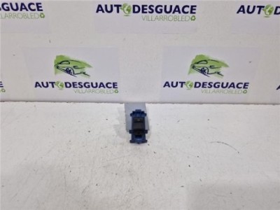 MANDO ELEVALUNAS TRASERO DERECHO Toyota Verso  2 2 Advance [2 2 Ltr  - 110 kW D-4D CAT]