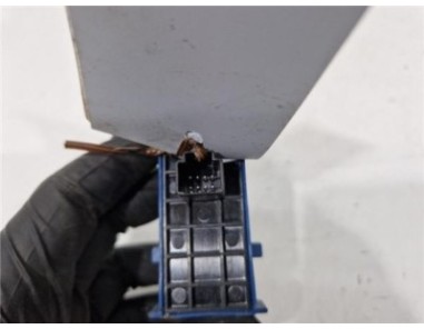 MANDO ELEVALUNAS TRASERO DERECHO Toyota Verso  2 2 Advance [2 2 Ltr  - 110 kW D-4D CAT]