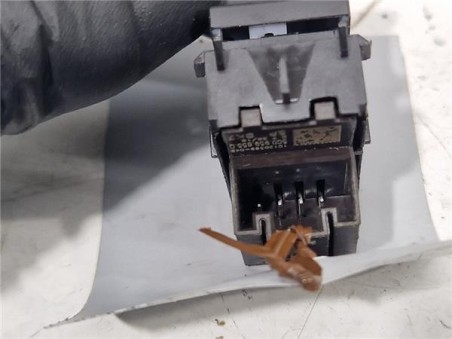 MANDO ELEVALUNAS TRASERO IZQUIERDO Seat Leon  1 6 Reference [1 6 Ltr  - 85 kW TDI]