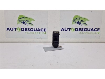 MANDO ELEVALUNAS TRASERO IZQUIERDO Mazda 3 Berlina / Sedán  2 2 Evolution [2 2 Ltr  - 110 kW Turbodiesel CAT]