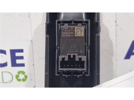 MANDO ELEVALUNAS TRASERO IZQUIERDO Skoda Fabia  1 0 Business [1 0 Ltr  - 55 kW MPI]