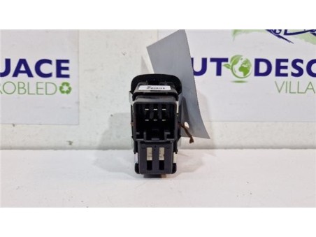 MANDO ELEVALUNAS TRASERO DERECHO Fiat Freemont  2 0 Basis [2 0 Ltr  - 103 kW 16V Multijet CAT]