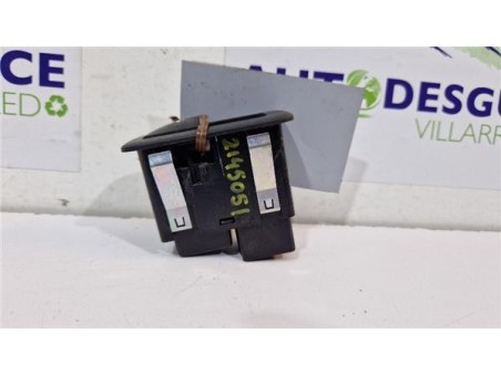 MANDO ELEVALUNAS TRASERO DERECHO Fiat Freemont  2 0 Basis [2 0 Ltr  - 103 kW 16V Multijet CAT]