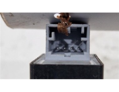 MANDO ELEVALUNAS TRASERO DERECHO Audi A4 Avant  2 0 Básico [2 0 Ltr  - 105 kW 16V TDI]