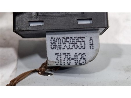 MANDO ELEVALUNAS TRASERO DERECHO Audi A4 Avant  2 0 Básico [2 0 Ltr  - 105 kW 16V TDI]