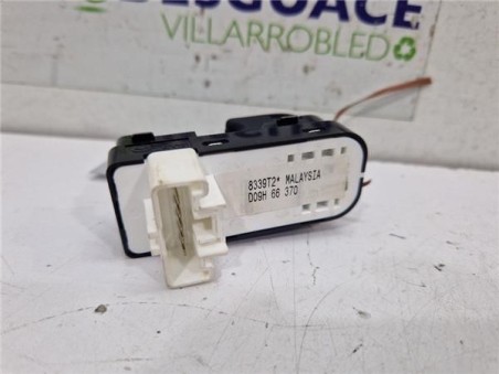 MANDO ELEVALUNAS TRASERO IZQUIERDO Mazda 2 Berlina  1 5 Zenith [1 5 Ltr  - 66 kW 16V CAT]