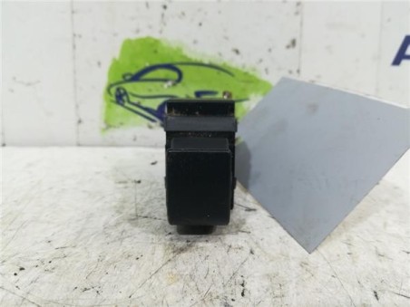 MANDO ELEVALUNAS TRASERO DERECHO Kia VENGA 1 4 CRDi 