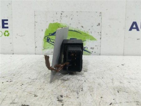 MANDO ELEVALUNAS TRASERO DERECHO Kia VENGA 1 4 CRDi 