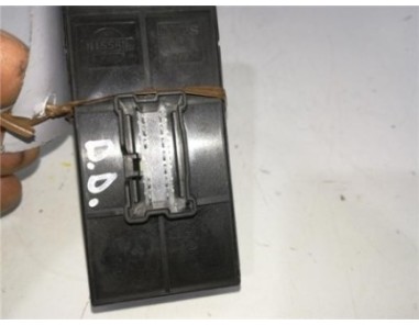 MANDO ELEVALUNAS DELANTERO DERECHO Nissan Juke I  1 5 Acenta [1 5 Ltr  - 81 kW Turbodiesel CAT]