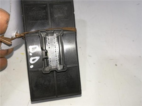 MANDO ELEVALUNAS DELANTERO DERECHO Nissan Juke I  1 5 Acenta [1 5 Ltr  - 81 kW Turbodiesel CAT]