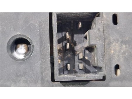 MANDO ELEVALUNAS TRASERO IZQUIERDO Mitsubishi Montero Sport  2 8 TDi