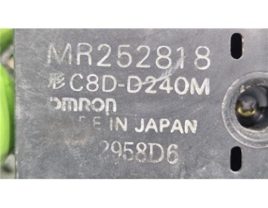 MANDO ELEVALUNAS TRASERO IZQUIERDO Mitsubishi Montero Sport  2 8 TDi